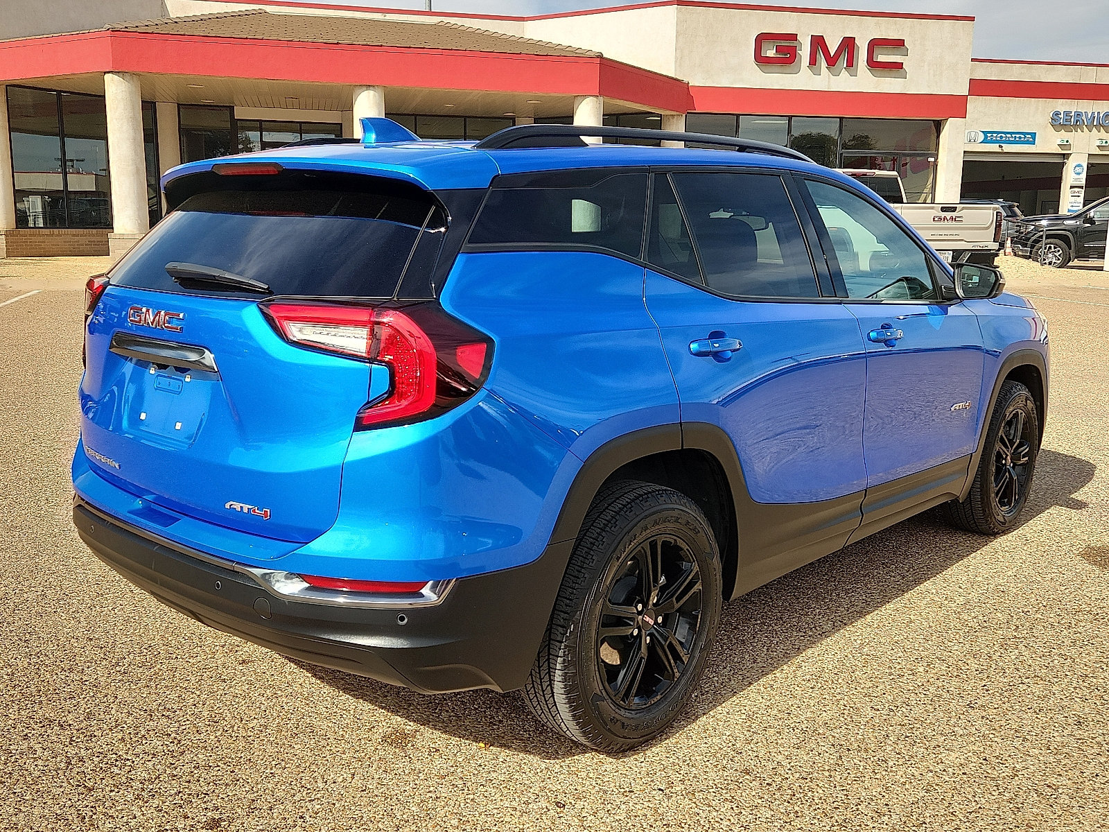 Used 2024 GMC Terrain AT4 AWD/4WD image 4