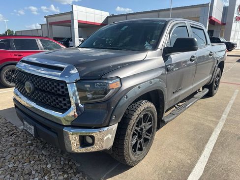 Used 2018 Toyota Tundra SR5 w/ SR5 Upgrade Package AWD/4WD image 5