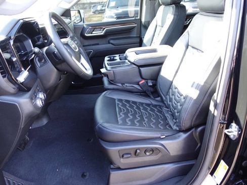 Used 2023 GMC Sierra 1500 Elevation image 18