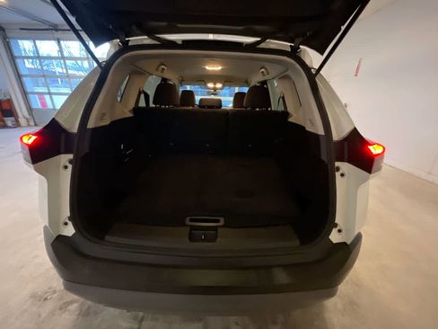 Used 2023 Nissan Rogue SV image 23