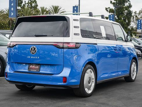 Certified 2025 Volkswagen ID. Buzz 1st Edition RWD image 7
