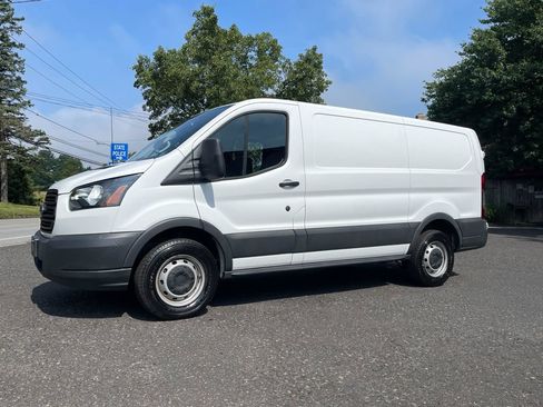 Used 2018 Ford Transit 250 130 Low Roof RWD image 2
