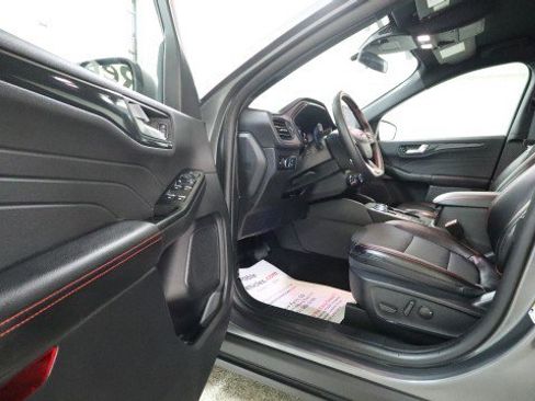 Used 2026 Ford Escape ST-Line w/ Cold Weather Package AWD/4WD image 9