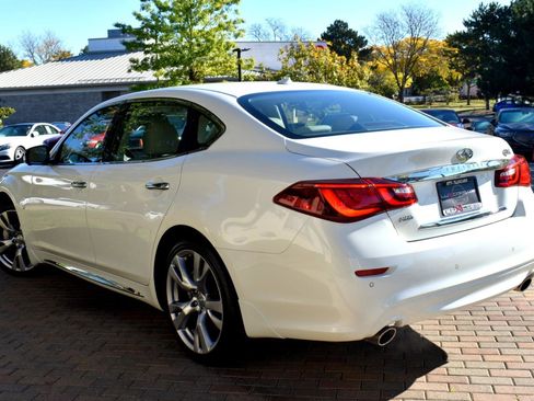 Used 2017 INFINITI Q70 L 3.7 w/ Deluxe Touring Package image 8