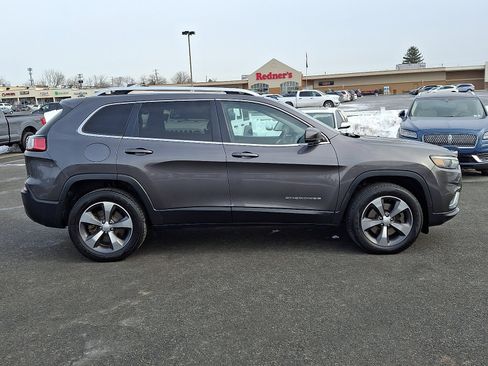 Used 2019 Jeep Cherokee Limited image 7