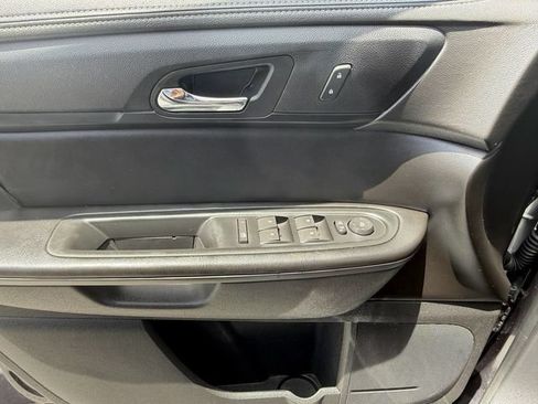 Used 2015 Chevrolet Traverse LT FWD image 29