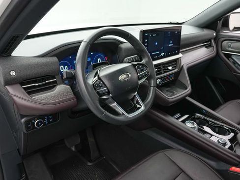 Certified 2025 Ford Explorer Platinum w/ Ultimate Package AWD/4WD image 12