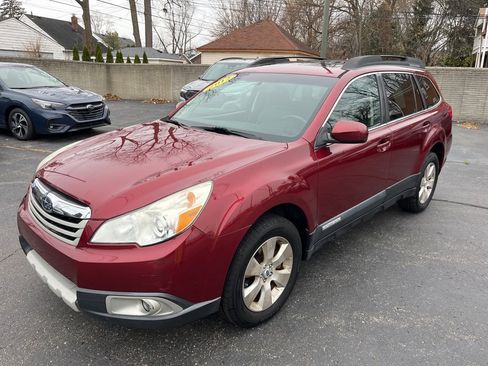 Used 2012 Subaru Outback 3.6R Limited w/ Moonroof Pkg image 1
