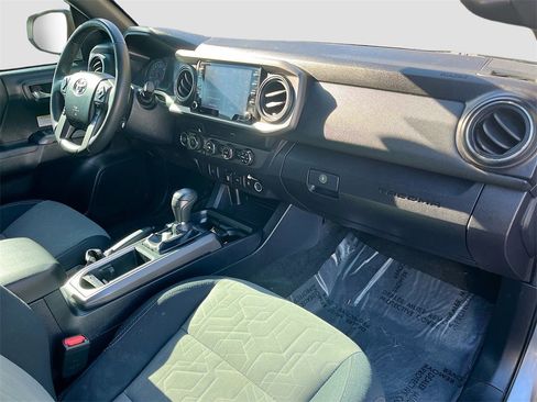 Used 2020 Toyota Tacoma TRD Off-Road image 28