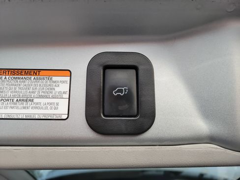 Used 2020 Toyota Sienna XLE image 23