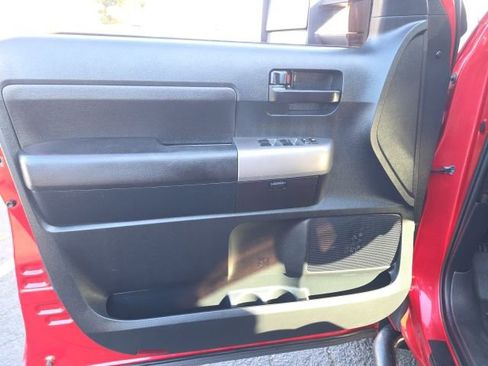 Used 2011 Toyota Tundra 4x4 Double Cab w/ TRD Off-Road Pkg image 8