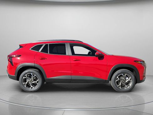 New 2026 Chevrolet Trax LT w/ Driver Confidence Package image 6