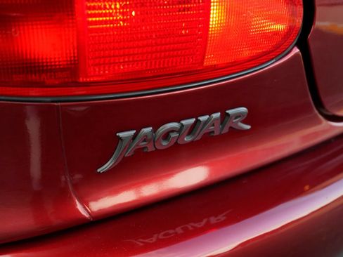 Used 1997 Jaguar XK8 Convertible RWD image 22