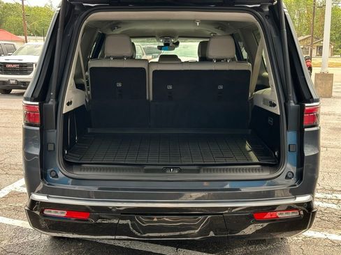 Used 2024 Jeep Wagoneer L 4WD w/ Rear Seat Video Group 1 image 8