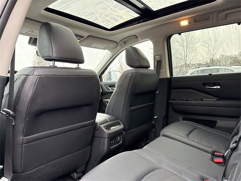 Used 2023 Nissan Pathfinder Platinum w/ Lighting Package (N93) image 13