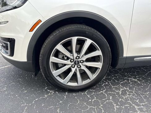 Used 2019 Lincoln Nautilus Select image 10