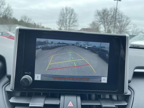 Used 2025 Toyota RAV4 XLE image 18