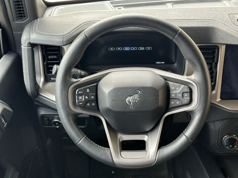 Used 2025 Ford Bronco Outer Banks AWD/4WD image 11