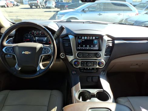 Used 2015 Chevrolet Suburban LT image 7