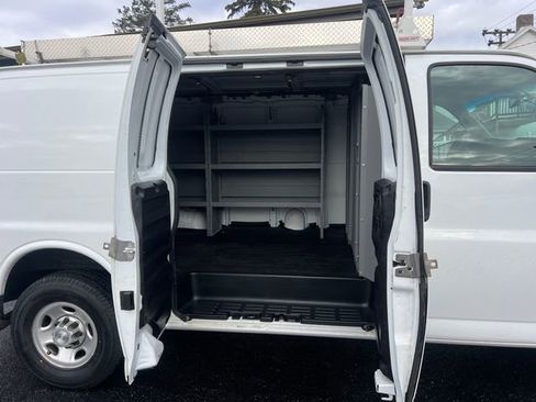 Used 2021 Chevrolet Express 2500 image 14