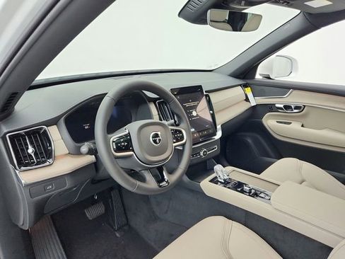 New 2026 Volvo XC90 B5 Core image 28