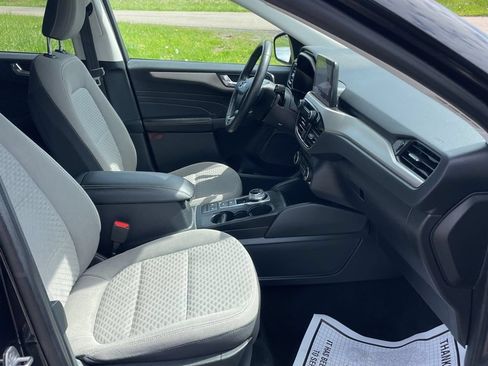 Used 2021 Ford Escape SE w/ SE Sport Appearance Package AWD/4WD image 6