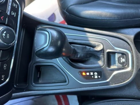 Certified 2021 Jeep Cherokee Latitude Lux image 31