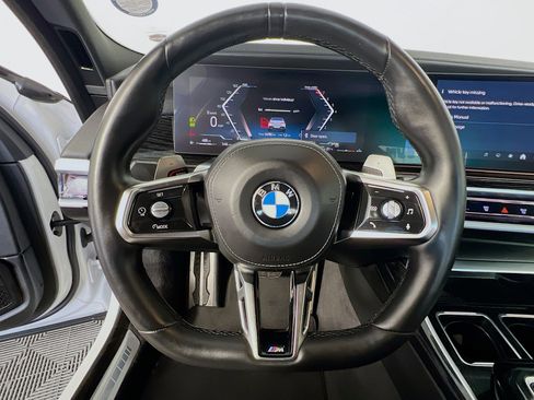 Used 2024 BMW 740i image 16