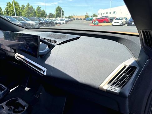 Used 2026 BMW iX xDrive60 AWD/4WD image 27