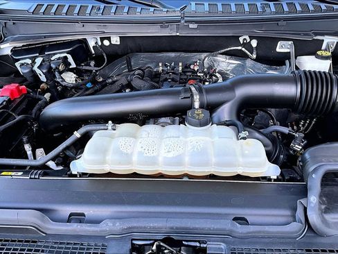 Used 2024 Ford Expedition Max XLT image 19