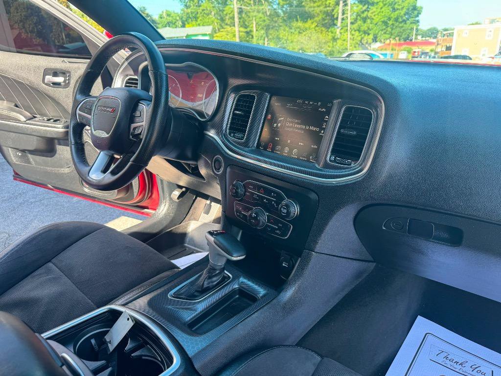 Used 2017 Dodge Charger R/T Scat Pack w/ Technology Group RWD image 27