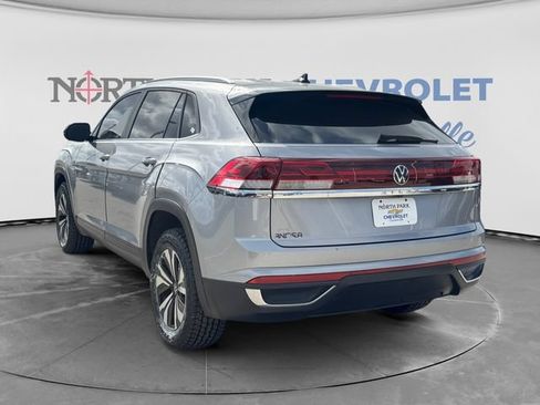 Used 2024 Volkswagen Atlas Cross Sport SE FWD image 7