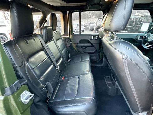 Used 2020 Jeep Wrangler Unlimited Sahara image 30