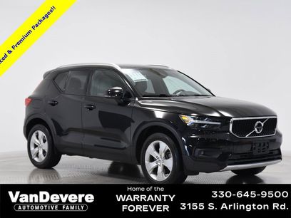 Used 2022 Volvo XC40 T5 Momentum