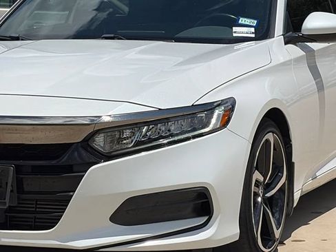 Used 2018 Honda Accord Sport image 4