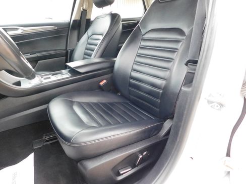 Used 2019 Ford Fusion SEL image 11