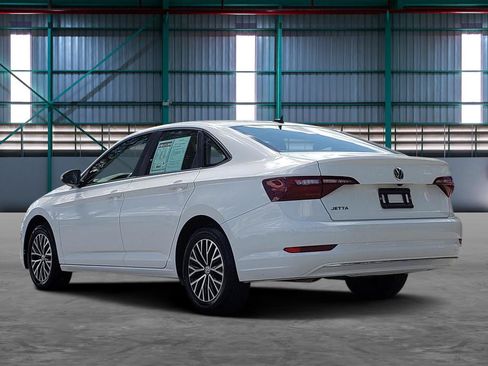 Used 2021 Volkswagen Jetta SE w/ SE Cold Weather Package FWD image 3