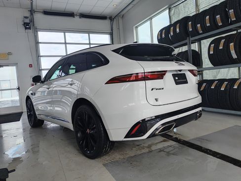 Used 2023 Jaguar F-PACE R-Dynamic S image 3