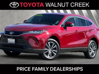 Used 2021 Toyota Venza LE image 1