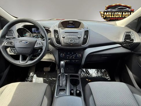 Used 2017 Ford Escape SE AWD/4WD image 3