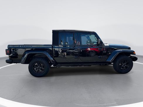 Used 2023 Jeep Gladiator Sport AWD/4WD image 4