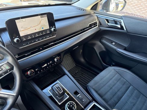 Used 2024 Mitsubishi Outlander SE image 17