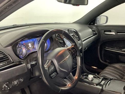 Used 2019 Chrysler 300 S image 13