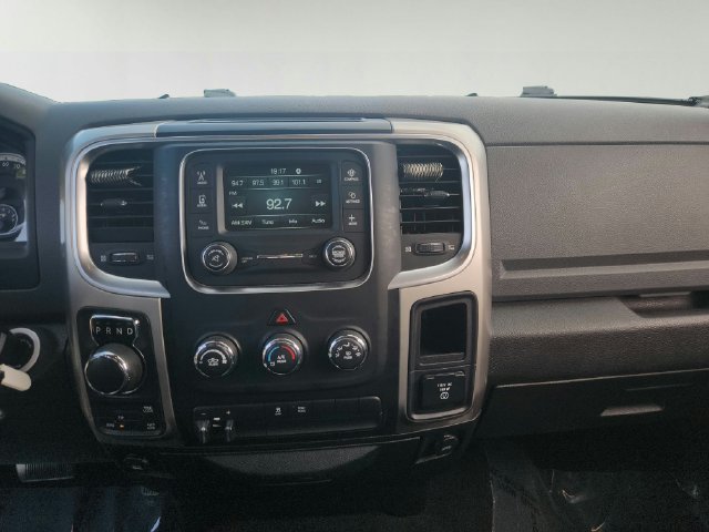 Used 2019 RAM 1500 Classic SLT AWD/4WD image 14