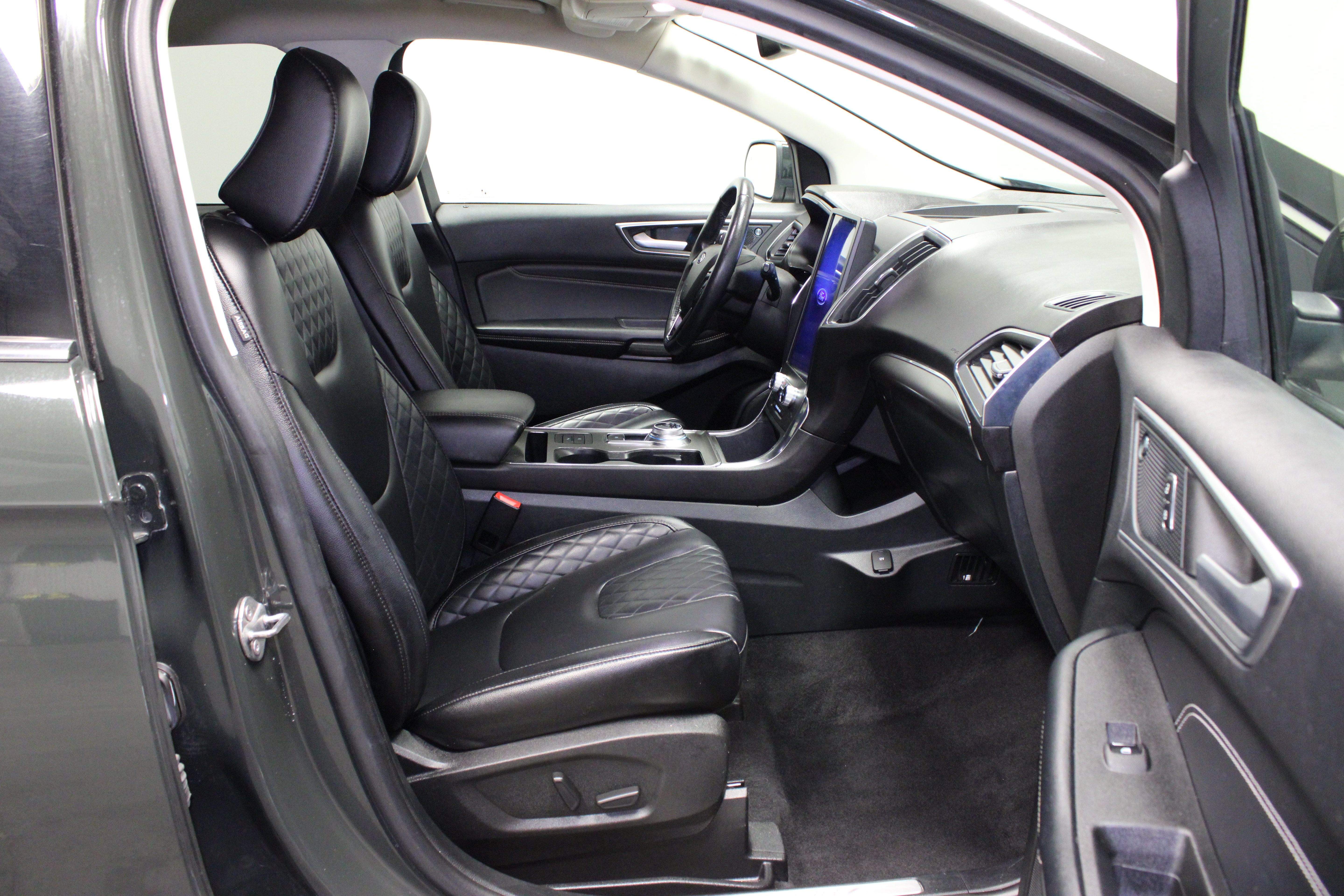 Used 2024 Ford Edge Titanium AWD/4WD image 14