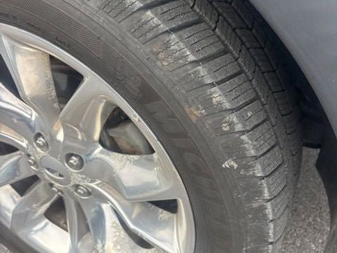 Used 2013 Ford Explorer XLT image 39