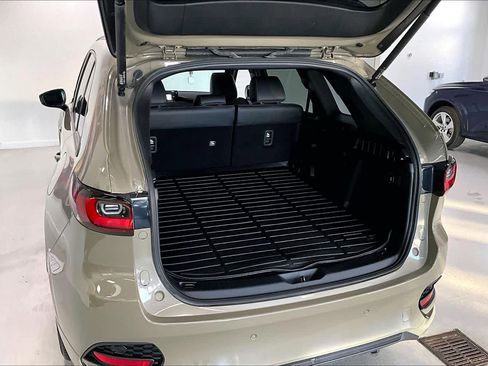 Used 2025 MAZDA CX-70 3.3 Turbo S w/ Premium Package image 17