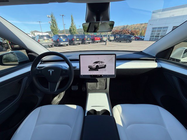 Used 2023 Tesla Model Y Performance AWD/4WD image 10