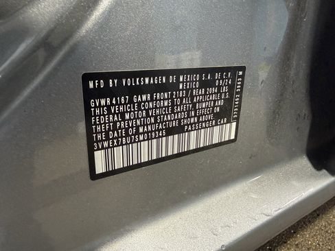 Used 2025 Volkswagen Jetta SE image 38