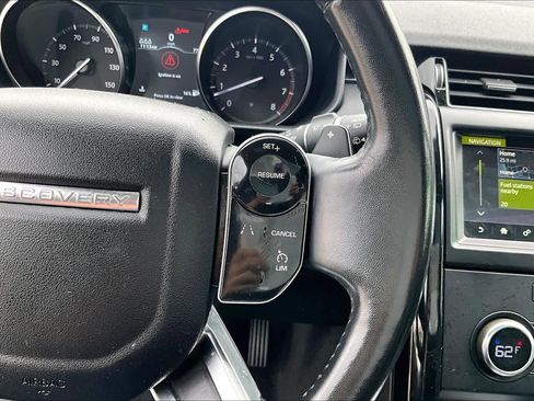 Used 2019 Land Rover Discovery SE AWD/4WD image 23